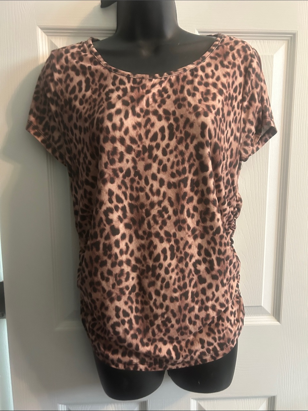 Discreet Leopard Print Short Sleeve Top in Pink and Brown